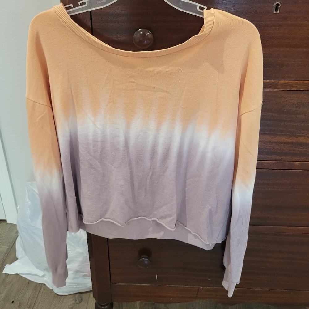 Long sleeved crop top